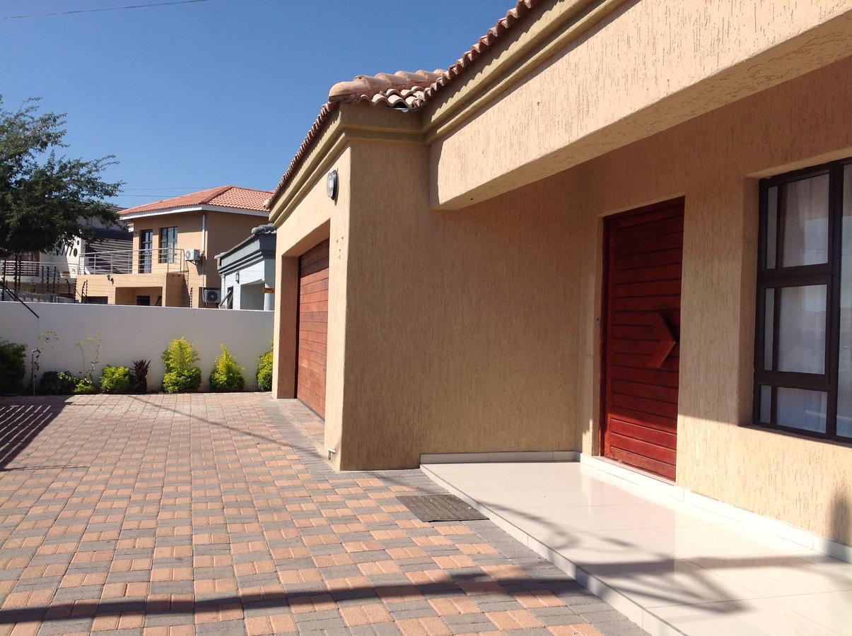 Sapphire Court Bed and Breakfast Gaborone Exterior foto